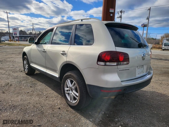 2008 Volkswagen Touareg 2 V6 with VIN WVGBE77L58D004211, listed as a Copart auction lot 84049444 with 151,799 mi miles and Clean Title. Bid and sale history available at carsss.com. Image 3.