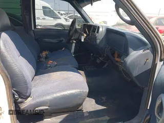 1998 Chevrolet Silverado 1500 with VIN 1GCEC19M0WE194095, listed as a IAAI auction lot 42162707 with 216,468 mi miles and . Bid and sale history available at DreamBid. Image 5.