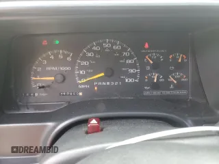 1998 Chevrolet Tahoe z VIN 1GNEK13R7WJ340188, wystawiony jako Copart lot #52177815 z przebiegiem 217 850 mil mil oraz Szkody całkowita. Historia ofert i sprzedaży dostępna na DreamBid. Obrazek 9.