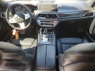 2021 BMW 7 Series 750i xDrive z VIN WBA7U2C05MCF09340, wystawiony jako Copart lot #45739545 z przebiegiem 41 674 mil mil oraz Szkoda całkowita • Salvage title. Historia ofert i sprzedaży dostępna na DreamBid. Obrazek 8.