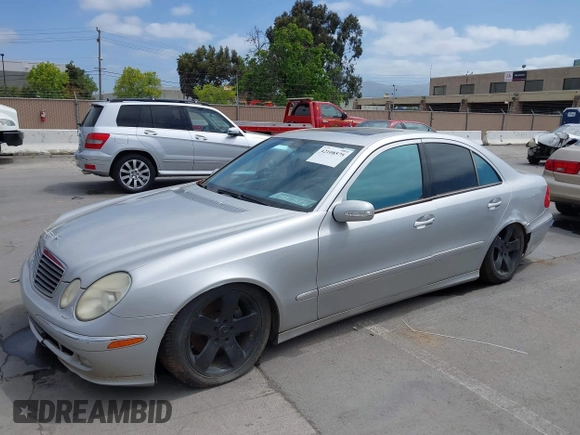 2004 Mercedes-Benz E-Class 5.0L with VIN WDBUF70J64A433838, listed as a IAAI auction lot 42108575 with 1 mi miles. Bid and sale history available at carsss.com. Image 6.
