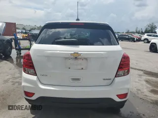 2022 Chevrolet Trax LS z VIN KL7CJKSM7NB530318, wystawiony jako Copart lot #58771845 z przebiegiem 35 691 mil mil oraz Nie do naprawy • Non repairable. Historia ofert i sprzedaży dostępna na DreamBid. Obrazek 6.