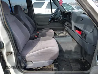 1996 Jeep Cherokee Sport with VIN 1J4FJ68S6TL234012, listed as a IAAI auction lot 41571658 with 255,817 mi miles. Bid and sale history available at carsss.com. Image 5.