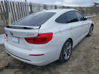 2019 BMW 3 Series 330i xDrive with VIN WBA8Z9C5XKB220819, listed as a IAAI auction lot 41619909 with 46,587 mi miles and . Bid and sale history available at carsss.com. Image 4.