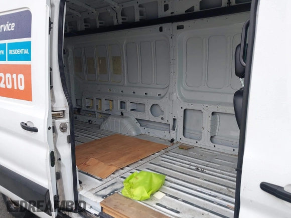 2020 Ford Transit Cargo с VIN 1FTBW3X88LKB37233, выставлен на аукционе IAAI как лот 40882872 с пробегом 101 171 миль миль и . История ставок и продаж доступна на DreamBid. Изображение 8.