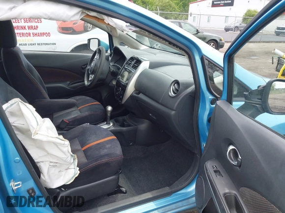 2015 Nissan Note S Plus z VIN 3N1CE2CP6FL395786, wystawiony jako IAAI lot #42225980 z przebiegiem 82 361 mil mil oraz . Historia ofert i sprzedaży dostępna na DreamBid. Obrazek 5.