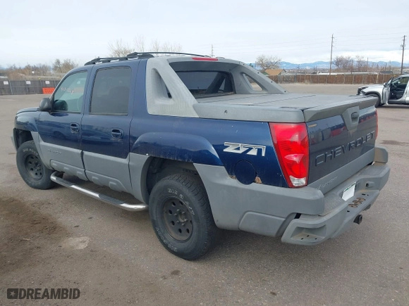 2002 Chevrolet Avalanche with VIN 3GNEK13T62G127112, listed as a IAAI auction lot 41817568 with 180,672 mi miles. Bid and sale history available at carsss.com. Image 3.