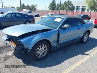2006 Ford Mustang Standard with VIN 1ZVFT84N465224869, listed as a IAAI auction lot 41855326 with 190,623 mi miles and . Bid and sale history available at carsss.com. Image 2.