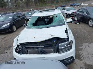 2019 Volkswagen Atlas SEL with VIN 1V2MR2CAXKC594264, listed as a IAAI auction lot 41872023 with 60,807 mi miles and . Bid and sale history available at DreamBid. Image 6.