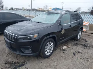 2019 Jeep Cherokee Latitude with VIN 1C4PJMCB8KD367868, listed as a IAAI auction lot 41465306 with 84,250 mi miles. Bid and sale history available at carsss.com. Image 22.