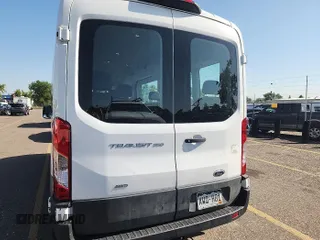2023 Ford Transit Passenger XL z VIN 1FBAX9C86PKA70756, wystawiony jako IAAI lot #42731060 z przebiegiem 23 399 mil mil oraz . Historia ofert i sprzedaży dostępna na DreamBid. Obrazek 14.