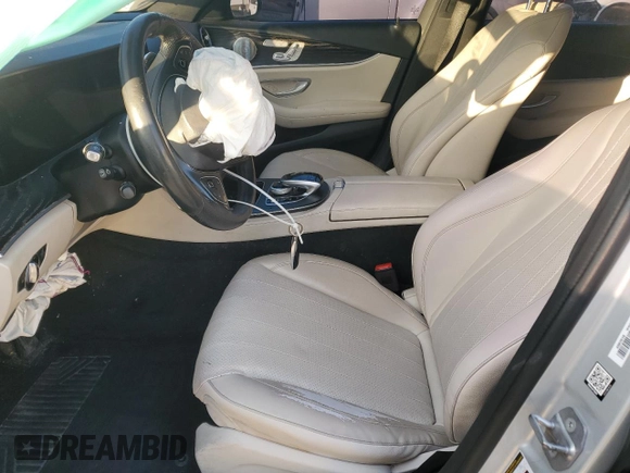 2018 Mercedes-Benz E 300 с VIN WDDZF4KBXJA385404, выставлен на аукционе Copart как лот 48992845 с пробегом 134 552 миль миль и На запчасти • Non repairable. История ставок и продаж доступна на DreamBid. Изображение 7.