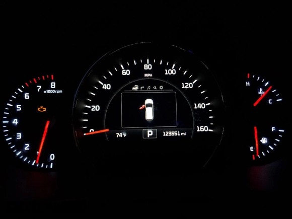 2016 Kia Sorento SX с VIN 5XYPKDA55GG018136, выставлен на аукционе Copart как лот 59963705 с пробегом 123 551 миль миль и Чистый • Clean title. История ставок и продаж доступна на DreamBid. Изображение 9.