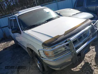 1995 Ford Explorer Eddie Bauer z VIN 1FMDU32X6SUA19810, wystawiony jako IAAI lot #41660211 z przebiegiem 151 477 mil mil oraz . Historia ofert i sprzedaży dostępna na DreamBid. Obrazek 1.