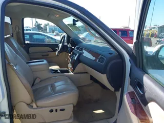 2007 Chevrolet Silverado 1500 LTZ with VIN 2GCFK13Y471695819, listed as a IAAI auction lot 41755850 with 216,487 mi miles. Bid and sale history available at carsss.com. Image 5.