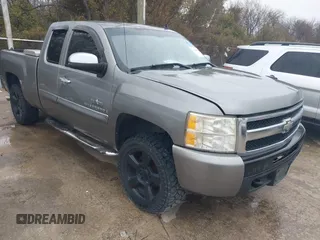 2009 Chevrolet Silverado 1500 LT with VIN 1GCEC29J59Z167323, listed as a IAAI auction lot 41613043 with 208,906 mi miles. Bid and sale history available at carsss.com. Image 1.