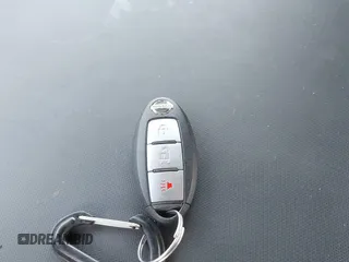 2017 Nissan Titan SV z VIN 1N6AA1EJ0HN559519, wystawiony jako IAAI lot #41798623 z przebiegiem 116 292 mil mil oraz . Historia ofert i sprzedaży dostępna na DreamBid. Obrazek 11.