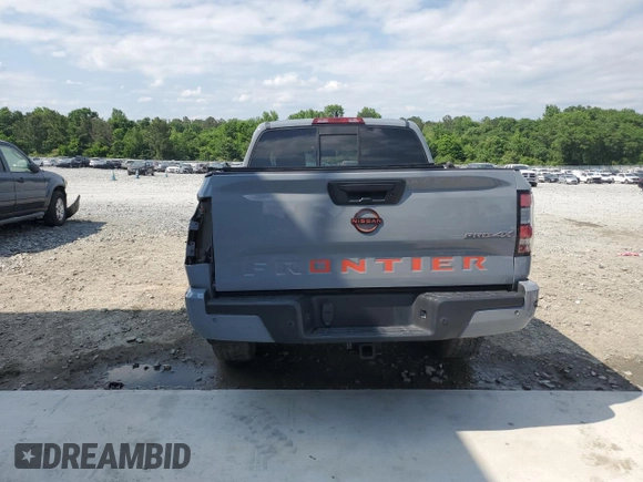 2022 Nissan Frontier SV z VIN 1N6ED1EK3NN640947, wystawiony jako Copart lot #54543805 z przebiegiem Nie podano mil oraz Nie do naprawy • Non repairable. Historia ofert i sprzedaży dostępna na DreamBid. Obrazek 6.