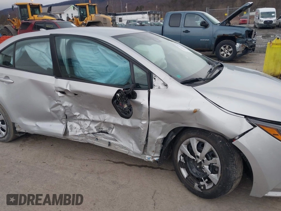 2022 Toyota Corolla LE with VIN 5YFEPMAE2NP327306, listed as a IAAI auction lot 41672881 with 38,791 mi miles and . Bid and sale history available at DreamBid. Image 6.