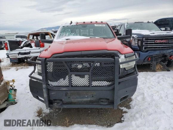 2021 Ram 3500 Tradesman with VIN 3C63RRGL0MG565753, listed as a Copart auction lot 43381555 with 117,784 mi miles and Salvage Title. Bid and sale history available at carsss.com. Image 5.