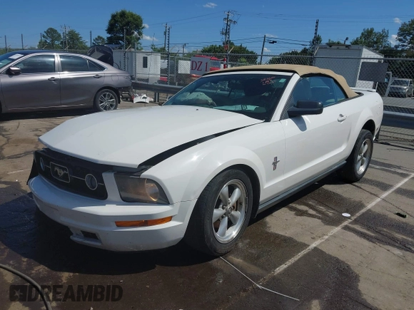 2007 Ford Mustang Deluxe z VIN 1ZVFT84N275365683, wystawiony jako IAAI lot #42335893 z przebiegiem 141 892 mil mil oraz . Historia ofert i sprzedaży dostępna na DreamBid. Obrazek 21.