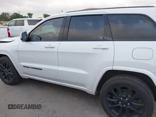 2017 Jeep Grand Cherokee Altitude z VIN 1C4RJFAG3HC707171, wystawiony jako IAAI lot #42145431 z przebiegiem 82 199 mil mil oraz . Historia ofert i sprzedaży dostępna na DreamBid. Obrazek 15.