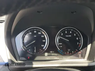 2021 BMW X1 sDrive28i z VIN WBXJG7C00M5T64693, wystawiony jako Copart lot #54013925 z przebiegiem 26 075 mil mil oraz Szkody całkowita. Historia ofert i sprzedaży dostępna na DreamBid. Obrazek 9.
