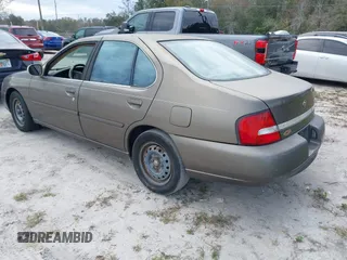 2000 Nissan Altima XE with VIN 1N4DL01D7YC225302, listed as a IAAI auction lot 41330789 with 1 mi miles. Bid and sale history available at carsss.com. Image 3.