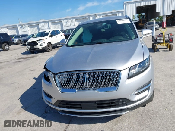 2019 Lincoln MKC Select with VIN 5LMCJ2C95KUL37381, listed as a IAAI auction lot 41892516 with 25,336 mi miles. Bid and sale history available at carsss.com. Image 12.