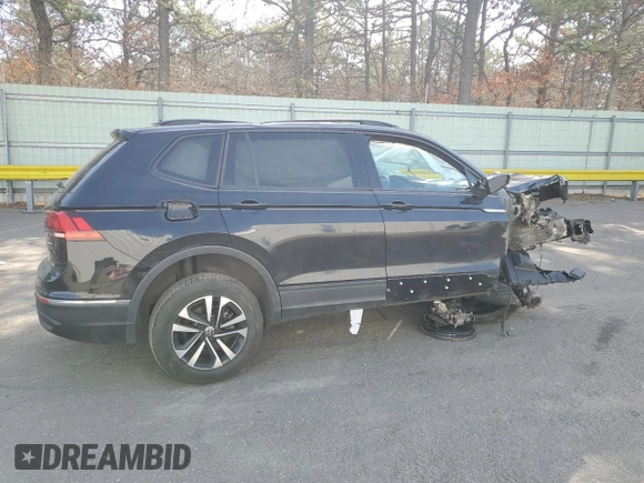 2022 Volkswagen Tiguan S z VIN 3VV0B7AX1NM071101, wystawiony jako Copart lot #52790005 z przebiegiem Nie podano mil oraz Szkody całkowita. Historia ofert i sprzedaży dostępna na DreamBid. Obrazek 3.