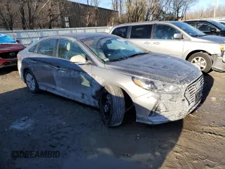 2018 Hyundai Sonata Hybrid SE with VIN KMHE24L3XJA078631, listed as a Copart auction lot 43017925 with 90,103 mi miles and Salvage Title. Bid and sale history available at carsss.com. Image 4.