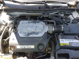 2009 Honda Accord EX-L with VIN 1HGCP36829A004440, listed as a IAAI auction lot 42041068 with 204,668 mi miles and . Bid and sale history available at DreamBid. Image 10.