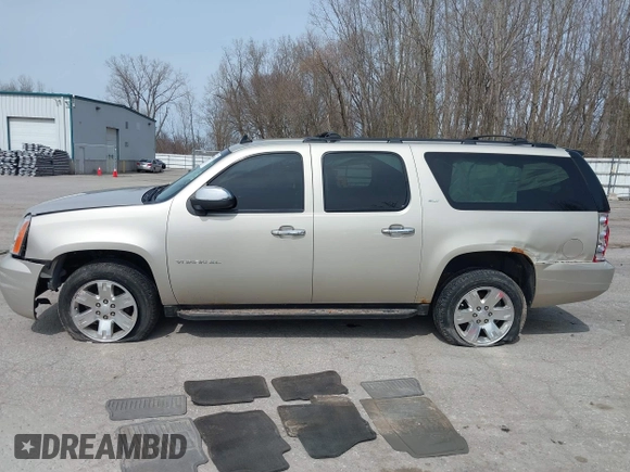 2014 GMC Yukon XL SLT with VIN 1GKS2KE71ER110308, listed as a IAAI auction lot 41940610 with 202,071 mi miles. Bid and sale history available at carsss.com. Image 14.