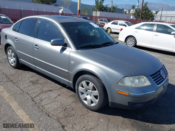 2003 Volkswagen Passat GLX with VIN WVWRH63B73P189189, listed as a IAAI auction lot 41695418 with 135,023 mi miles. Bid and sale history available at carsss.com. Image 1.