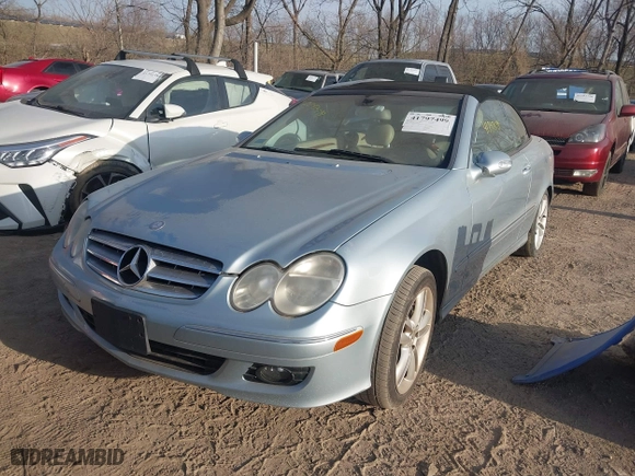 2007 Mercedes-Benz CLK-Class 3.5L with VIN WDBTK56F67F207689, listed as a IAAI auction lot 41797499 with 190,565 mi miles. Bid and sale history available at carsss.com. Image 17.