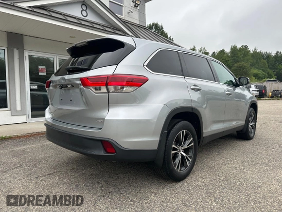 2019 Toyota Highlander LE с VIN 5TDBZRFH9KS945111, выставлен на аукционе Copart как лот 65295025 с пробегом 179 416 миль миль и Чистый • Clean title. История ставок и продаж доступна на DreamBid. Изображение 4.