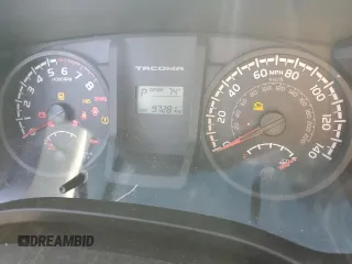 2017 Toyota Tacoma SR z VIN 5TFSX5ENXHX057041, wystawiony jako Copart lot #56187245 z przebiegiem 97 281 mil mil oraz Szkoda całkowita • Salvage title. Historia ofert i sprzedaży dostępna na DreamBid. Obrazek 9.