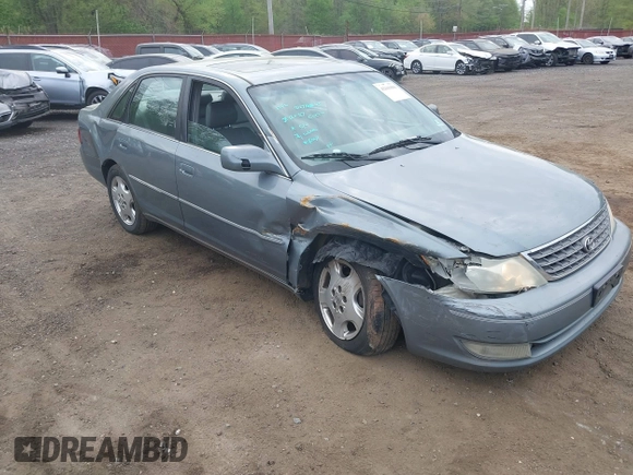 2003 Toyota Avalon XL z VIN 4T1BF28B63U331439, wystawiony jako IAAI lot #42161096 z przebiegiem 217 296 mil mil oraz . Historia ofert i sprzedaży dostępna na DreamBid. Obrazek 1.