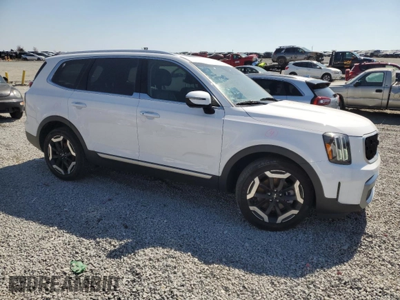 2023 Kia Telluride EX X-Line with VIN 5XYP3DGC5PG354100, listed as a Copart auction lot 49047485 with 39,412 mi miles and Salvage title. Bid and sale history available at DreamBid. Image 4.