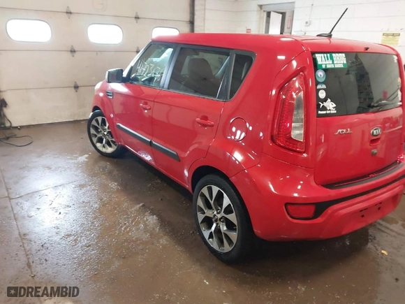 2013 Kia Soul + with VIN KNDJT2A64D7498551, listed as a IAAI auction lot 41723676 with 126,172 mi miles. Bid and sale history available at carsss.com. Image 3.