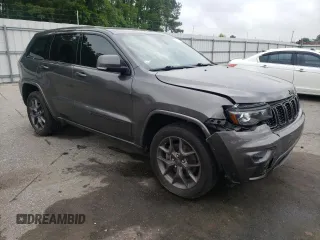 2021 Jeep Grand Cherokee 80th Anniversary z VIN 1C4RJEBG7MC679667, wystawiony jako Copart lot #54167225 z przebiegiem 77 268 mil mil oraz Szkoda całkowita • Salvage title. Historia ofert i sprzedaży dostępna na DreamBid. Obrazek 4.