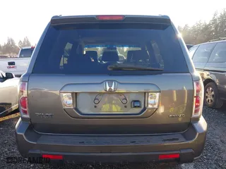 2008 Honda Pilot EX-L with VIN 5FNYF18738B026307, listed as a IAAI auction lot 41435086 with 197,695 mi miles. Bid and sale history available at carsss.com. Image 16.