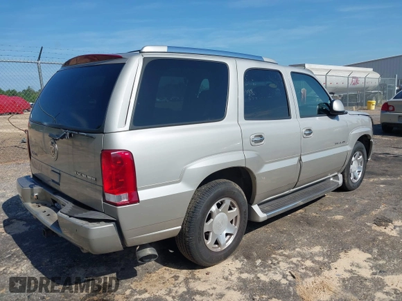 2004 Cadillac Escalade with VIN 1GYEC63T64R257729, listed as a IAAI auction lot 42682633 with 204,439 mi miles and . Bid and sale history available at DreamBid. Image 4.