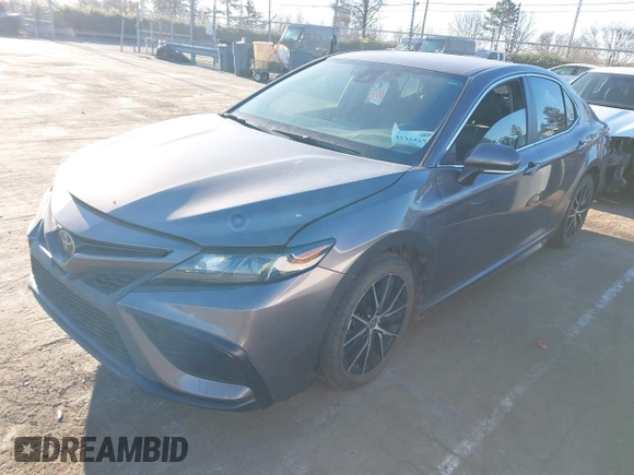 2022 Toyota Camry SE with VIN 4T1G11AK7NU066042, listed as a IAAI auction lot 41315179 with 31,288 mi miles. Bid and sale history available at carsss.com. Image 2.