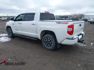 2019 Toyota Tundra SR5 z VIN 5TFHY5F17KX797348, wystawiony jako IAAI lot #41905558 z przebiegiem Nie podano mil oraz . Historia ofert i sprzedaży dostępna na DreamBid. Obrazek 3.
