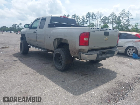 2008 Chevrolet Silverado 1500 1LT with VIN 2GCEC19C781149327, listed as a IAAI auction lot 42126913 with 194,629 mi miles and . Bid and sale history available at DreamBid. Image 3.