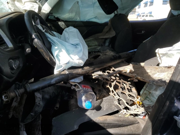 2022 Jeep Renegade Latitude with VIN ZACNJDB12NPN72878, listed as a Copart auction lot 47002805 with Not provided miles and Salvage title. Bid and sale history available at DreamBid. Image 7.