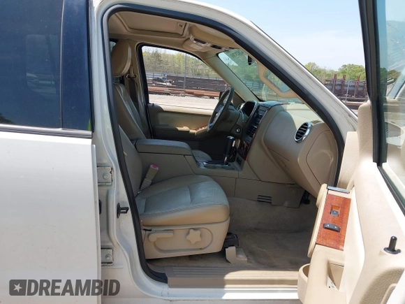 2009 Ford Explorer Eddie Bauer z VIN 1FMEU64E49UA41798, wystawiony jako IAAI lot #42029701 z przebiegiem 246 417 mil mil oraz . Historia ofert i sprzedaży dostępna na DreamBid. Obrazek 5.