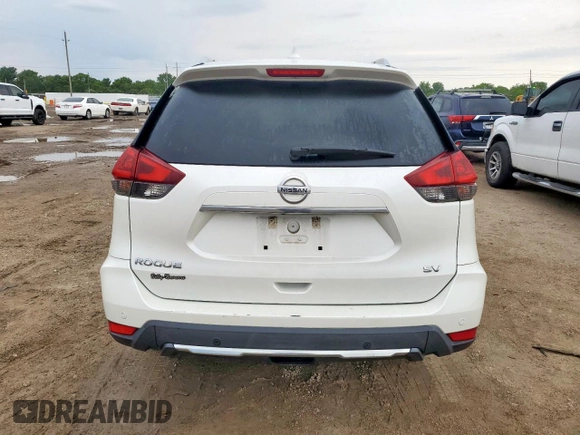 2020 Nissan Rogue SV z VIN 5N1AT2MT9LC721766, wystawiony jako Copart lot #57967835 z przebiegiem 34 023 mil mil oraz Szkoda całkowita • Salvage title. Historia ofert i sprzedaży dostępna na DreamBid. Obrazek 6.