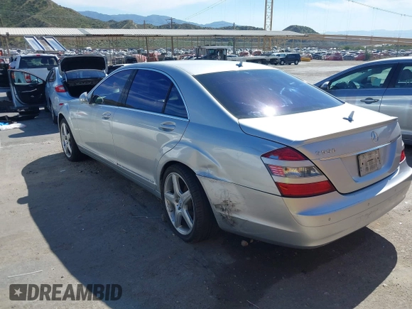 2007 Mercedes-Benz S 550 with VIN WDDNG71XX7A013337, listed as a IAAI auction lot 42022393 with 151,671 mi miles and . Bid and sale history available at carsss.com. Image 3.